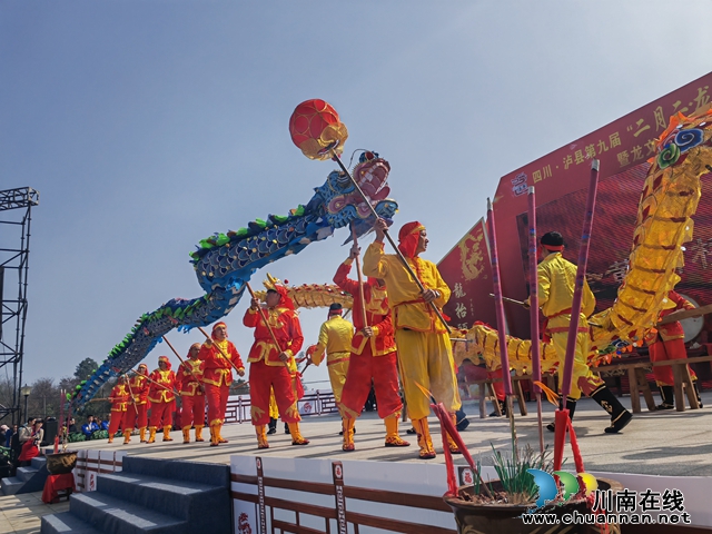 黄金高桥彩龙（曾佐然摄）.jpg