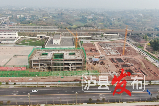 进度刷新,绵泸高铁泸县综合客运枢纽站站房主体已封顶(图1) 微信图片_20240315100901.jpg