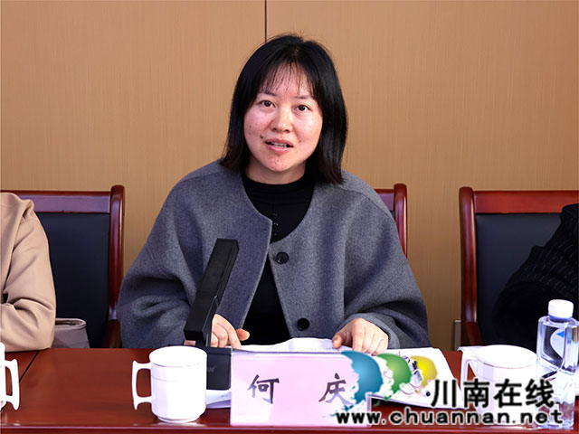 “泸州市成友权名校长工作室”和“泸州市吴选平名师工作室”启动仪式在合江中学江北校区举行(图3) 泸县二中何庆发言.jpg