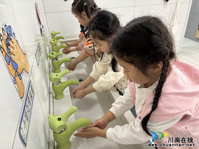 叙永县鱼凫公园幼儿园开展“知水善用，我在行动”世界水日暨中国水周主题活动 (4).jpg