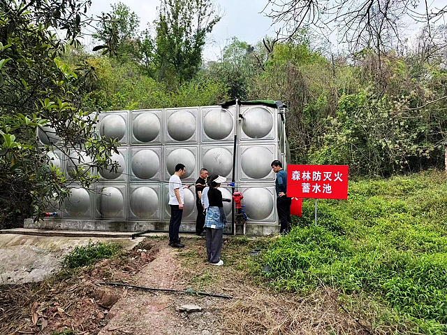 nEO_IMG_华阳街道：森林防火人人有责 文明祭祀平安清明1.jpg