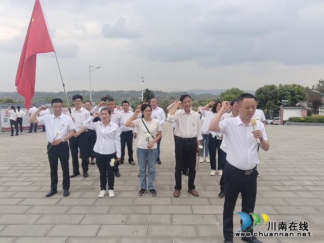 玉蟾街道:倡导文明祭祀 守护平安清明(图1) 微信图片_20240410110225.jpg