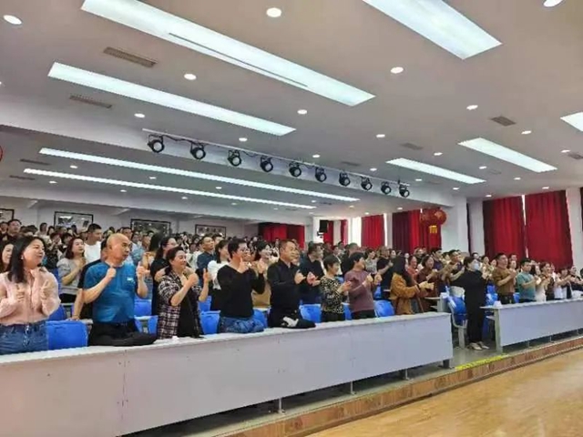 泸州市妇女联合会乡村振兴·女子学堂——阳光妈妈送家教公益讲座走进泸州高中合江实验学校(图3) 3.jpg