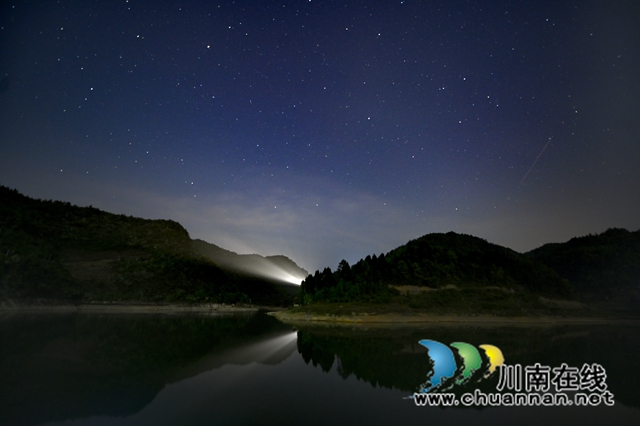 光束 王晓鸿摄.jpg