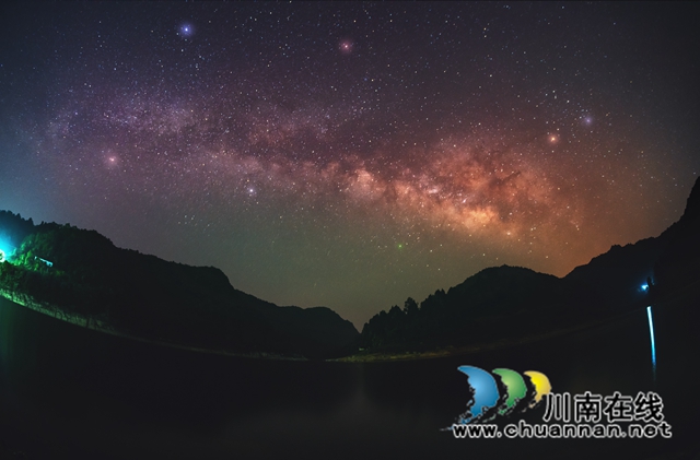 银河高悬 黄淮河摄.jpg