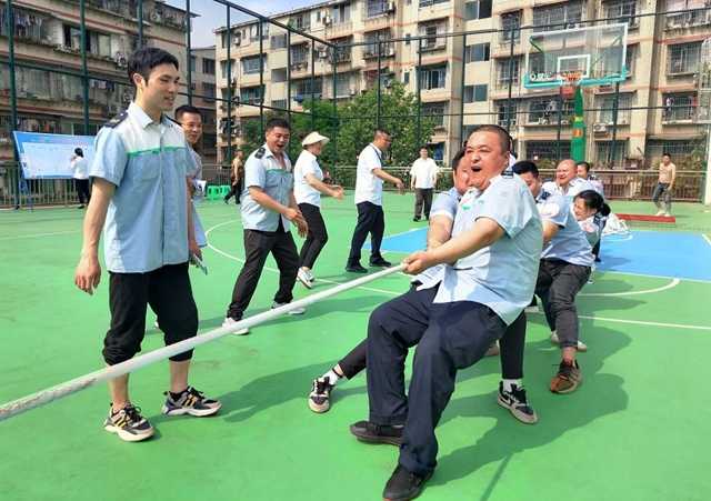 泸州公交这场“公·益运动,交·惠健康”趣味运动会,超燃、超有趣、超开心!(图4) 微信图片_20240419102842.jpg