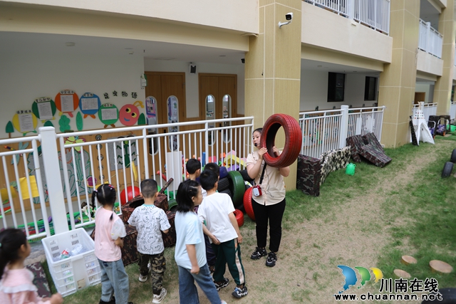 叙永县鱼凫公园幼儿园开展户外野战活动探究 (1).JPG