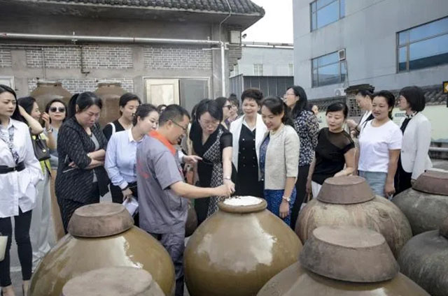 泸州市女企业家协会第一届第三次会长(扩大)会顺利召开(图5) -3.jpg