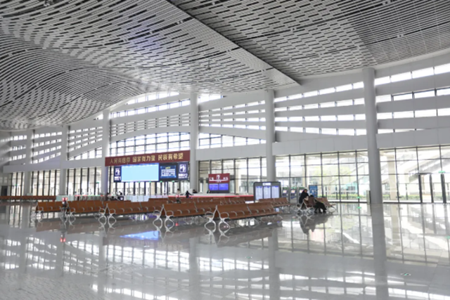 今起投用!成都高铁站+1,泸州一小时直达(图4) 微信图片_20240422104638.png