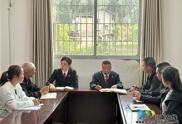 纳溪区法院:“网”上“网”下齐发力 排查纠纷不出“格”(图1) 古龙村纠纷排查.jpg
