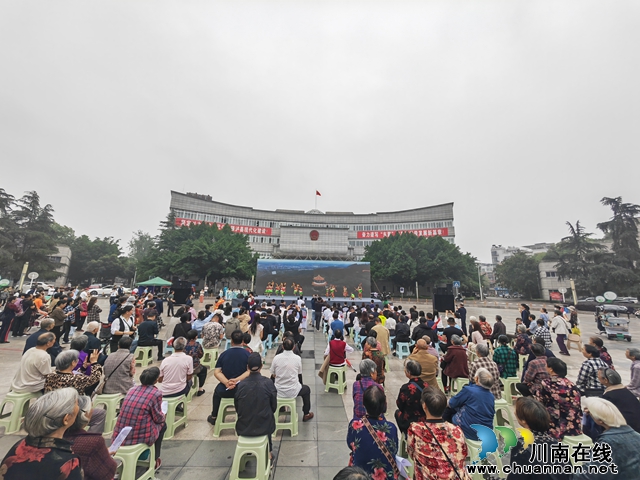 泸县文物文艺表演现场（曾佐然摄）.jpg