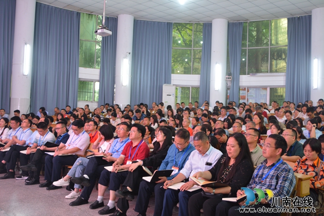 筑牢师德底线,坚守育人初心 | 泸县一中开展“师德师风强化年”宣讲会(图2) 全体.jpg