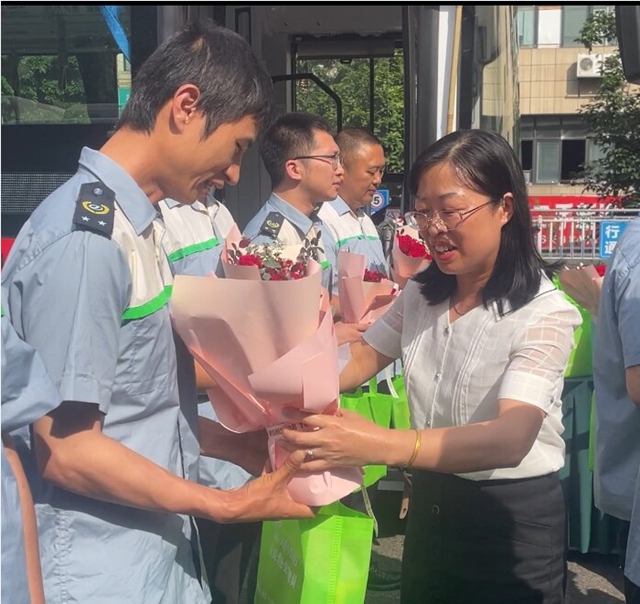 关心关爱 与爱同行| 泸州公交集团开展“520全国公交驾驶员关爱日”系列活动(图5) 5.jpg