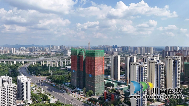 景宏自贸中心项目封顶图 (3).jpg