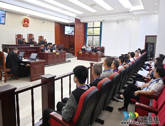 合江县开展行政诉讼庭审观摩活动1_副本.jpg