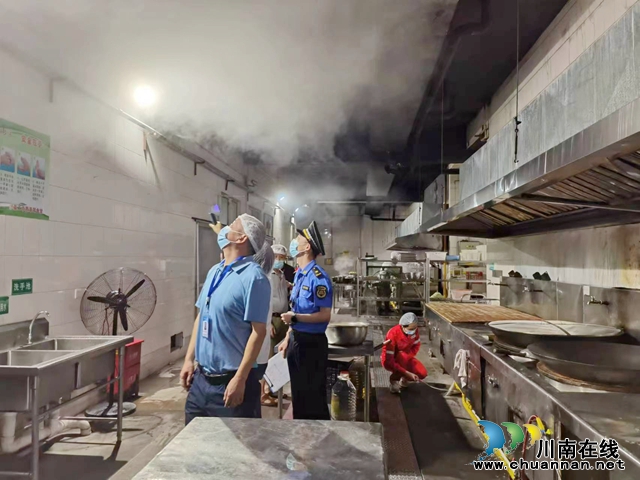 泸县综合行政执法局开展水气要素安全检查,护航中高考(图1) 检查.jpg