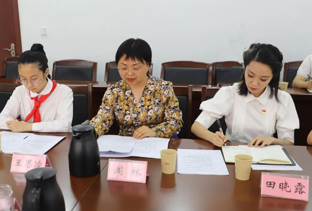 泸州市教育系统召开学习贯彻习近平总书记给南充市嘉陵区之江小学学生重要回信精神座谈会(图2) 2.jpg