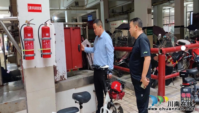 玉蟾街道:责任与行动并行 筑牢安全生产防线(图1) 图片5.jpg