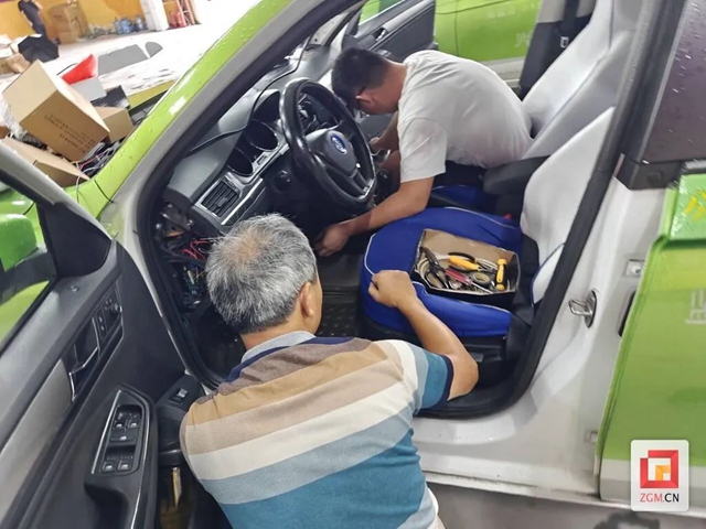 自贡出租车上新装备，新增这些功能