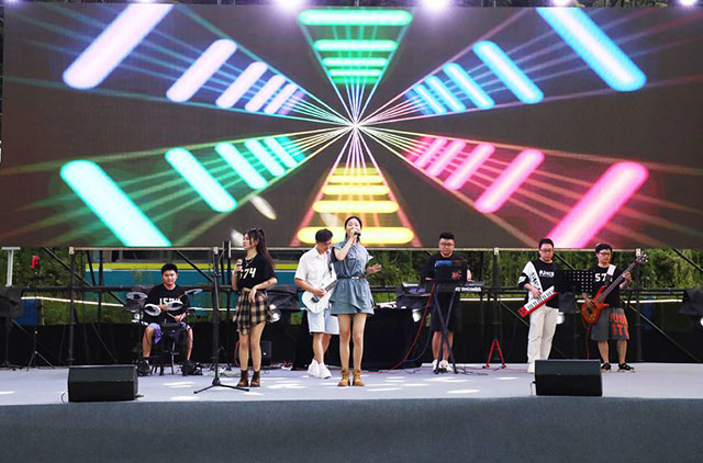 嗨起来!江阳区首届啤酒音乐嘉年华引爆夜经济(图5) 5.jpg