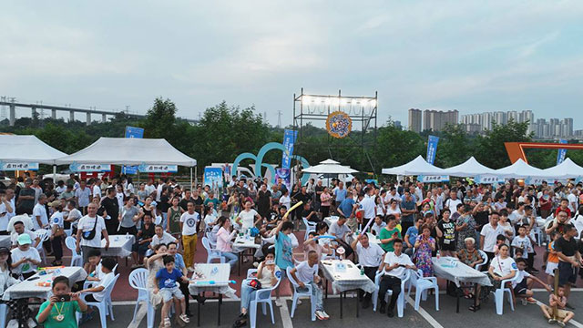 嗨起来!江阳区首届啤酒音乐嘉年华引爆夜经济(图6) 6.jpg