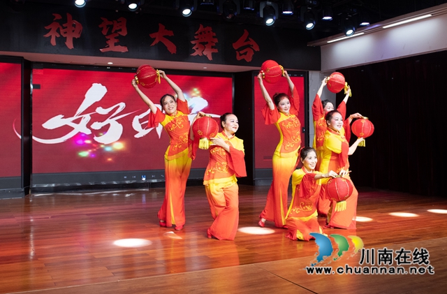 传承经典，向阳而行｜泸州“酒城之声”朗诵艺术团一周年庆典隆重举行