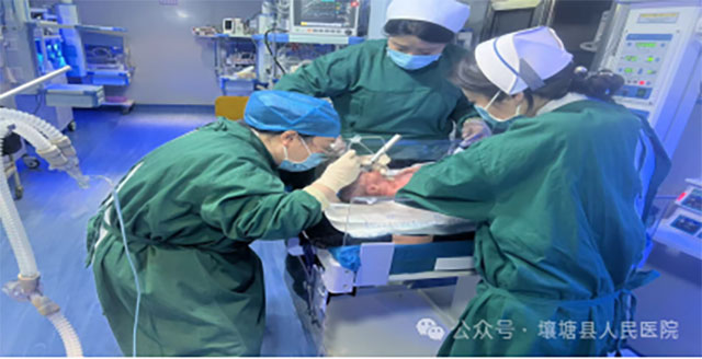 800千米的“对接”转运，只为守护藏区患儿生命