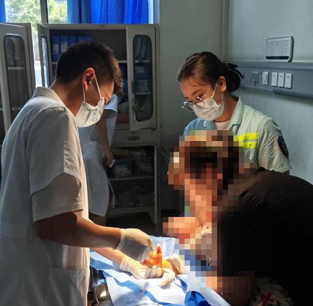 【警示】2岁小女孩被宠物狗连咬几口，头、手……