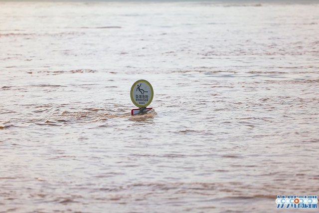 不要围观!长江洪峰过境泸州,城区沿江低洼地带将有淹没风险(图4) 4.jpg