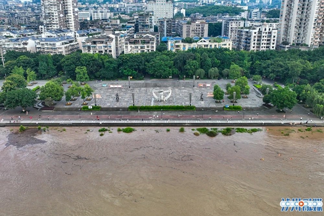 不要围观!长江洪峰过境泸州,城区沿江低洼地带将有淹没风险(图5) 5.jpg