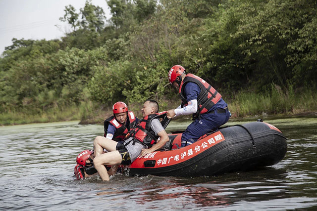 泸州福欣医院为“泸县地灾抗洪抢险后勤保障实战演练”提供医疗保障!(图5) 5.jpg