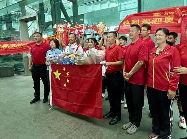 泸州籍奥运冠军邓雅文回四川了!(图2) 2.jpg