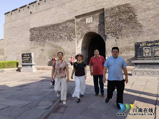 为求证“中华诗祖”是泸州人，你看这几个“老乡”有多拼！