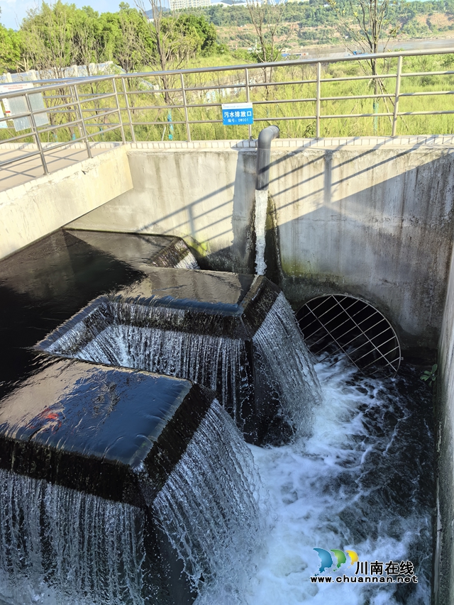 泸州市城东污水处理厂二期工程提前四个月投入试运行(图10) 中水排放口.jpg