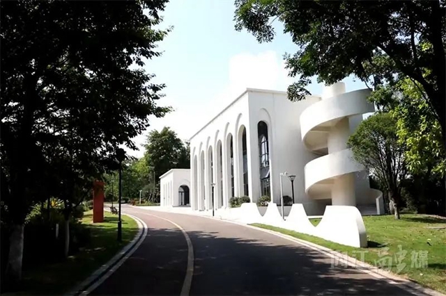 悄悄告诉内江人,好浪漫啊!塔山公园新添一景——(图2) 微信图片_20240822101843.jpg