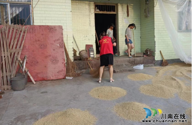 长兴镇东岩村:情系困难群众,走访温暖人心(图2) 1724920861117.jpg