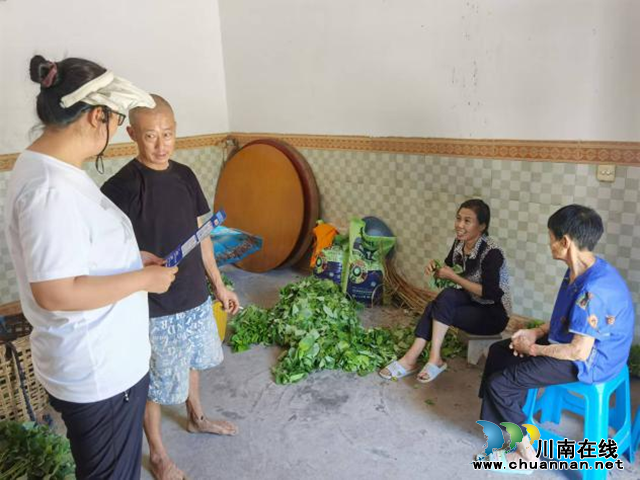 鱼塘街道民权社区:人大代表助力反诈宣传(图2) 图片2.png