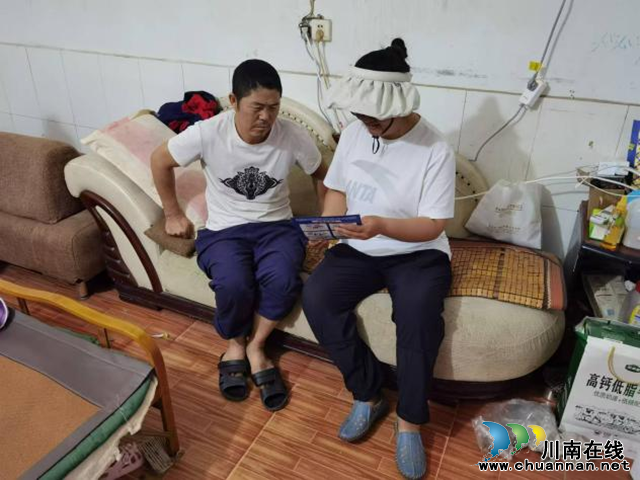 鱼塘街道民权社区:人大代表助力反诈宣传(图1) 图片1.png