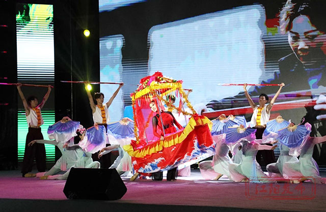 江阳之夜,“乡”当潮!(图13) 13.jpg