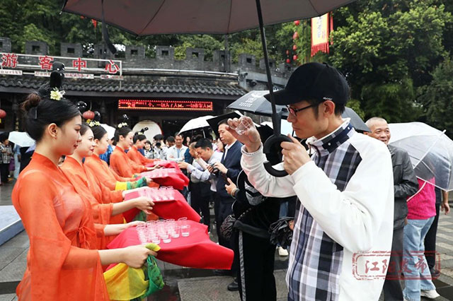 “乐享国庆·趣游江阳”丨国庆第一天,好闹热!(图1) 1.jpg