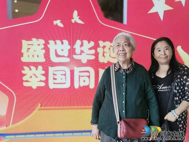 江阳区北城街道开展“醉忆老泸州 畅游新北街”国庆系列文旅活动(图1) 图片1.jpg