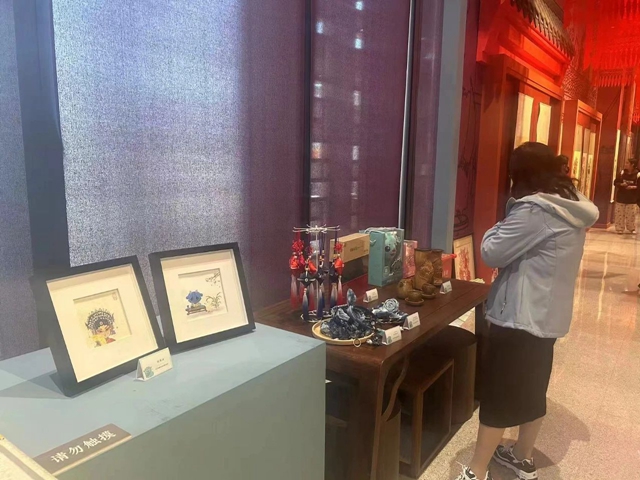 四川首个!“泸州非遗展演周”走进中国非物质文化遗产馆(图2) 微信图片_20241003110517.jpg