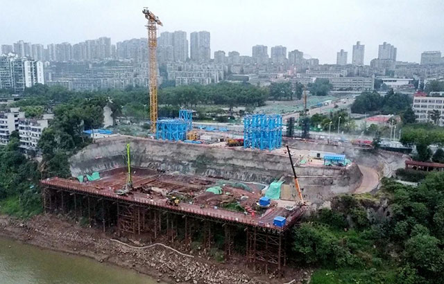 长江五桥、生态公园、医院大楼……国庆假期不停工，泸州城市建设加速度