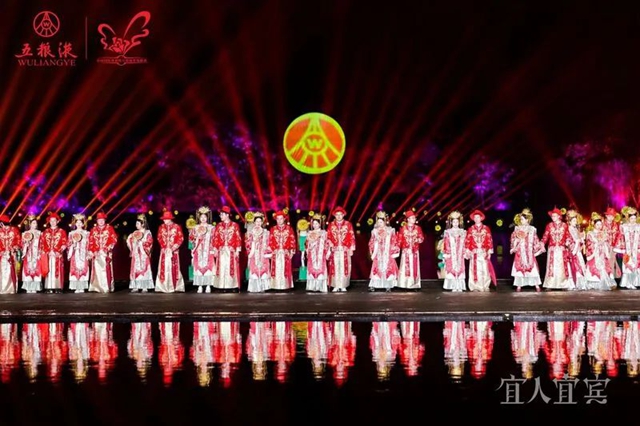 第26届中国国际西湖情五粮液玫瑰婚典在杭州西湖举行(图11) 11.jpg