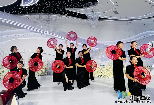 玉蟾街道组织开展重阳节系列活动(图1) 微信图片_20241010162059.jpg