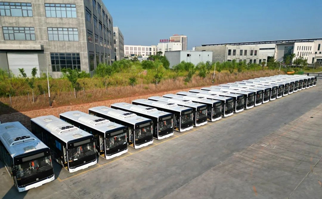 【一起坐公交—通勤篇】泸州30余条公交线路达酒城大道、万象汇片区