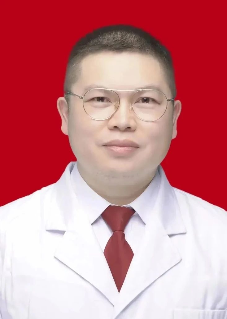 【围观】15岁男孩经常鼻塞流涕,一查竟是癌......(图1) 钟1.jpg