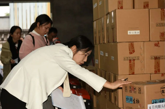 全省食品生产监督检查现场会在泸州召开(图1) 1.jpg