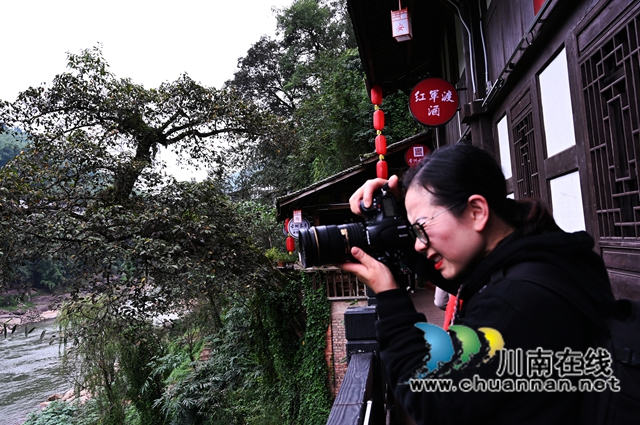  老树著花无丑枝｜泸州市老年大学摄影提高班赤水采风快乐而富有成效