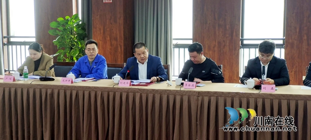 图2：体验官们发言.jpg